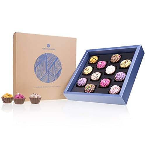 Square Maxi - Pralinen - 12 Cupcake-Pralinen in edler Verpackung | Luxus Pralinen | Sonderedition Süßes aus der Confiserie | Luxuspackung | Geschenkidee | Geschenke für erwachsene | Frauen | Männer