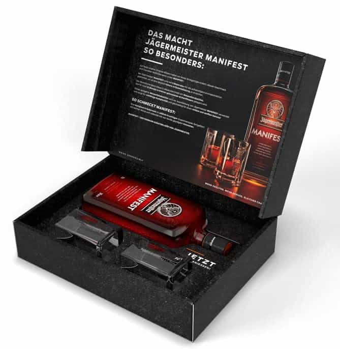 Jägermeister MANIFEST Set mit Gläsern – 1 x 0,5l Superpremium Kräuterlikör 38% Vol. und 2 x Manifest Glas 4cl hochwertig - auch für den Whiskey Liebhaber - limitiertes Geschenk