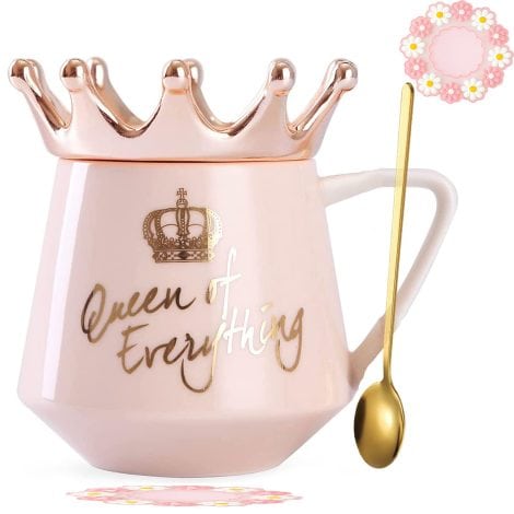 Arawat Königin aller Dinge Becher mit Kronendeckel Queen Elizabeth in Rosa, 350 ml Keramik, 20-90. Geschenk für Frauen, Freundin, Mädchen, Mama, Oma.