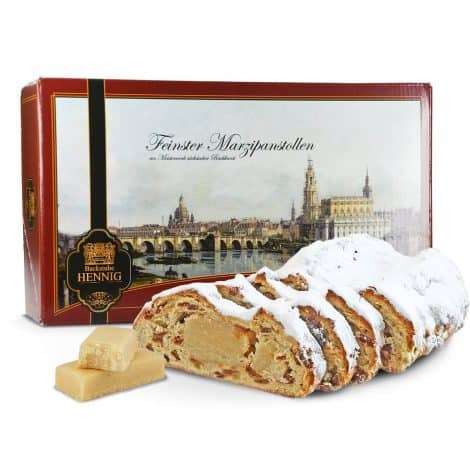 Handgemachter Marzipanstollen im Geschenkkarton mit Panorama-Dresden-Motiv, 1 kg schwer.