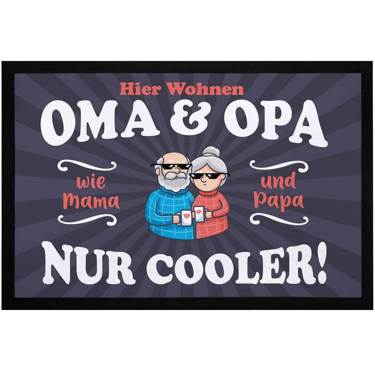 MoonWorks® Fußmatte Geschenk Hier wohnen Oma und Opa Großeltern lustige Geschenkidee Weihnachten rutschfest & waschbar schwarz 60x40cm