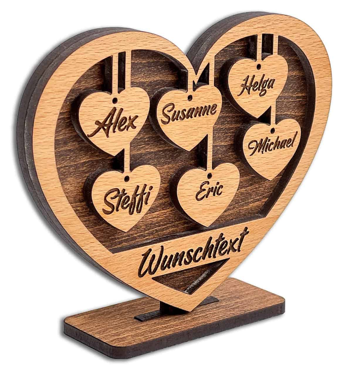 DARO Design - Herz mit Gravur aus Holz - Wunschtext und 6 Namen - Geschenk für Eltern, Großeltern, Oma, Opa, Enkel, Freunde, Liebe - Größe 15x12x4cm - Individuell, Persönlich